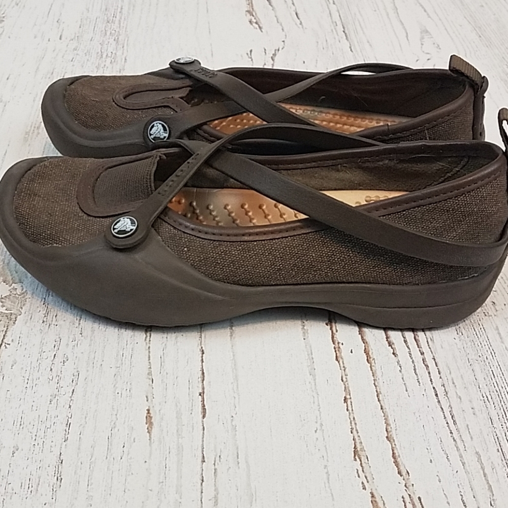 Crocs Slip on Criss Cross Mary Jane Shoe - Picture 7 of 8